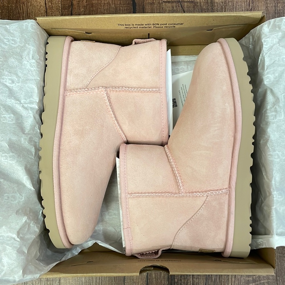 Classic Mini UGG II Light Pink Size 8